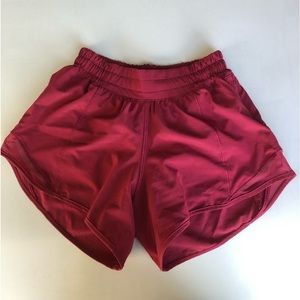 Lululemon hotty hot shorts- low rise lined 4”